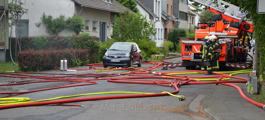 Feuer 3 Koeln Weiden Frechenerstr Wickratherhofweg P203.JPG
